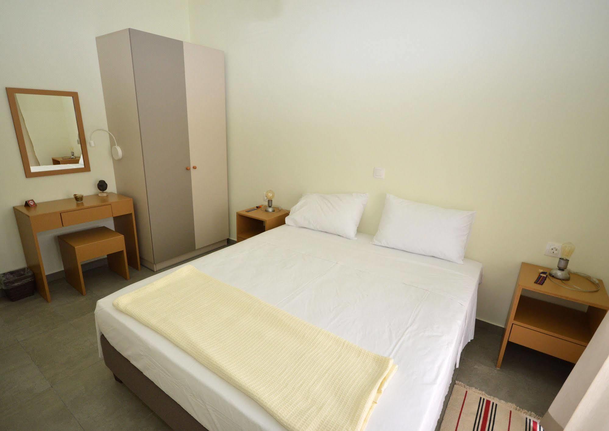 Aegina Bed & Culture Apartment Екстериор снимка